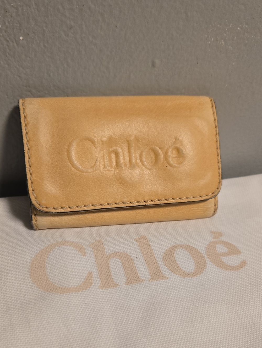 Chloé Tan Leather Card Wallet/Keycase - Picture 2 of 10